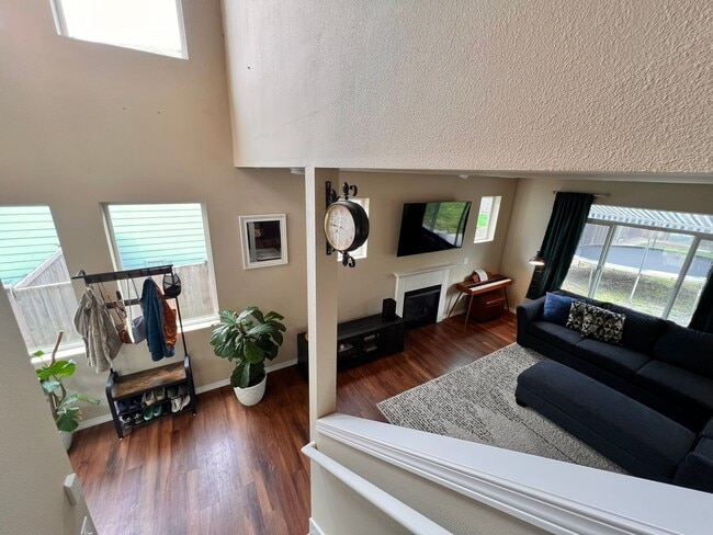 Building Photo - Spacious 3BR/2.5BA w/ Open Floor Plan, Fenced Yard, Office Nook & Garage