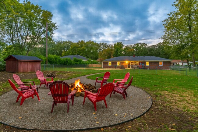 Building Photo - 8254 Mary Ann Ave