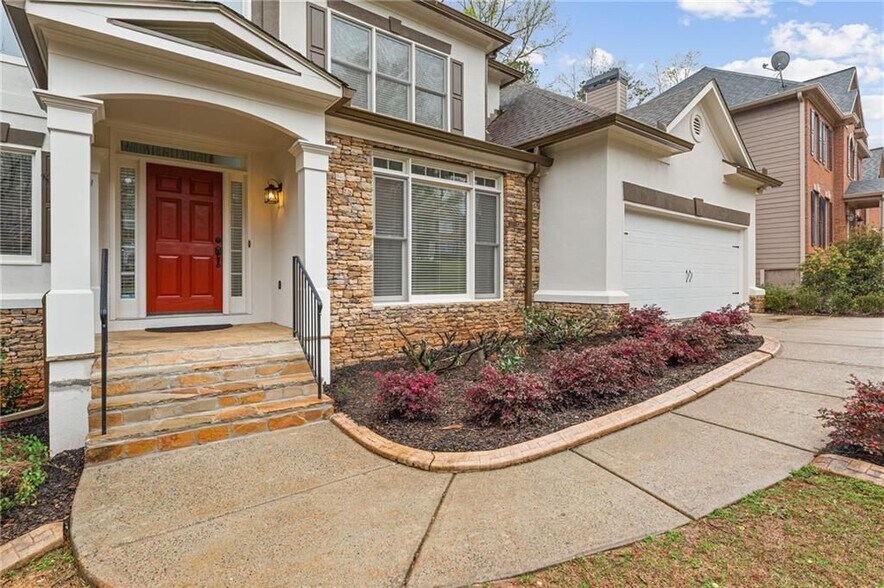 Building Photo - 1158 Queensgate Dr SE