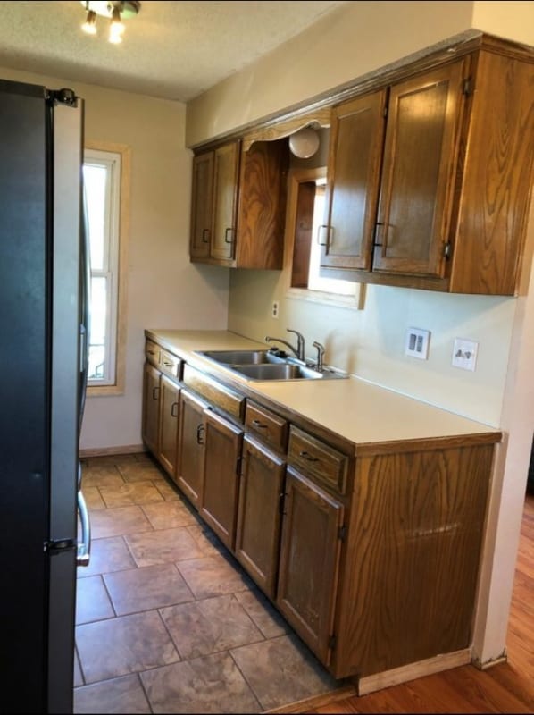 Building Photo - 215 E New Melville Rd