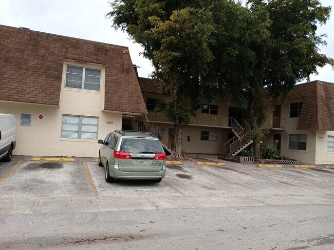 Interior Photo - 3801 SW 59th Ter