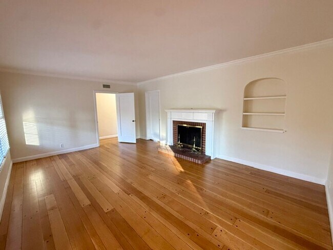 Building Photo - 145 Sylvan Ave