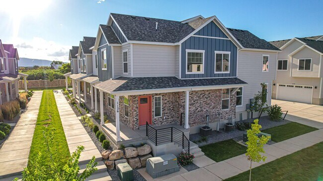 Building Photo - Incredible End Unit in Spanish Fork's River Run Community