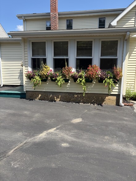 Building Photo - 3 Crimson Glory Ln