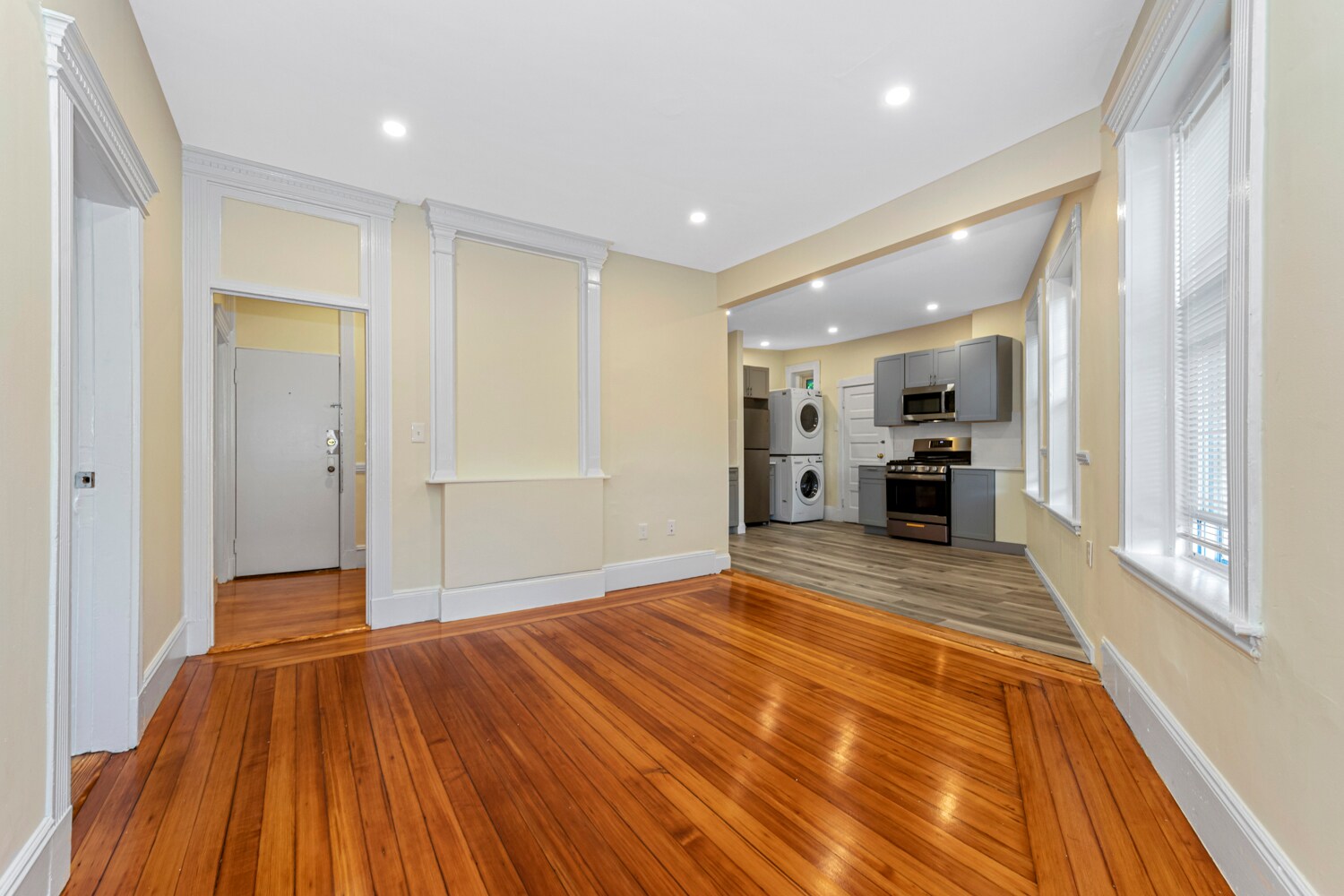 Building Photo - 46 Brackett St