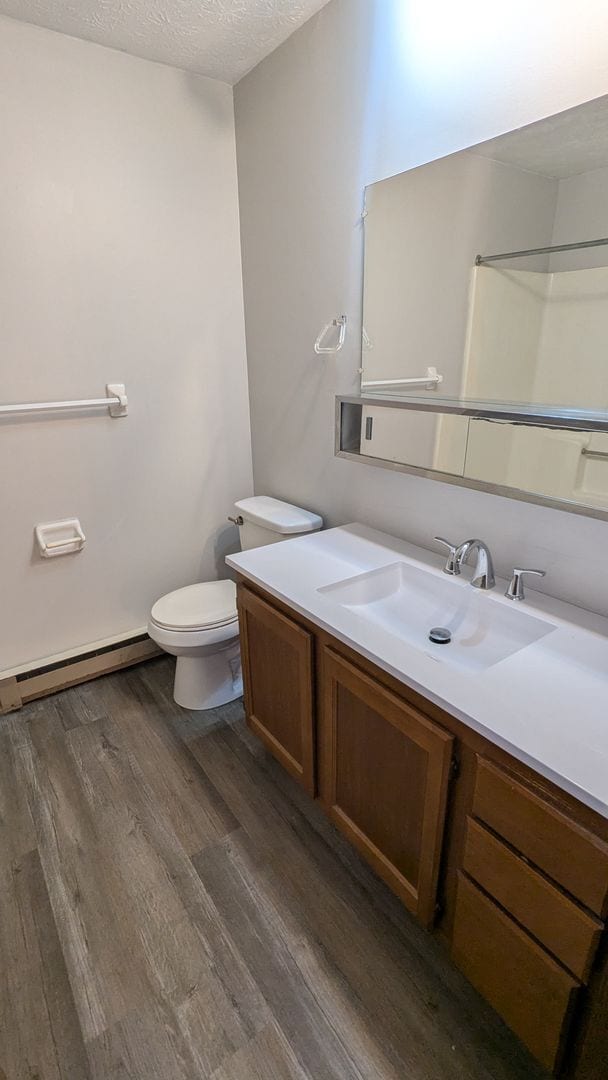 Building Photo - MN Cedar Village (851)