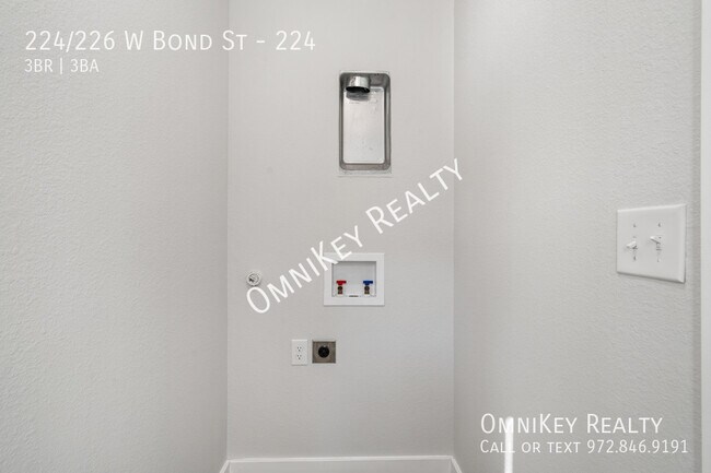 Building Photo - 224/226 W Bond St-224