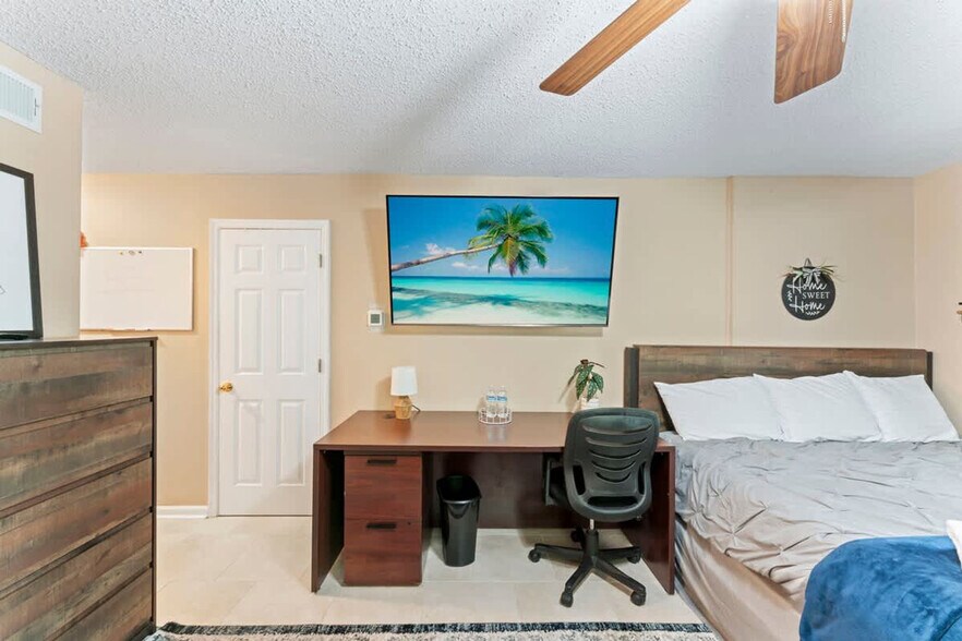 Building Photo - 15652 Coastal Ln