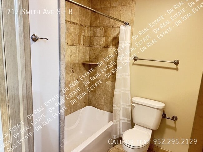 Building Photo - 717 Smith Ave S