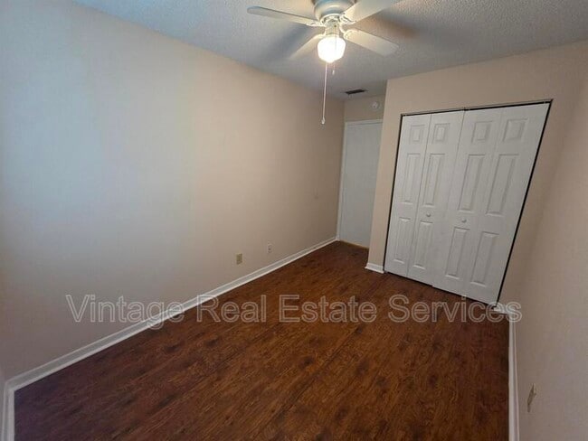 Building Photo - 5202 Sunridge Palms Dr