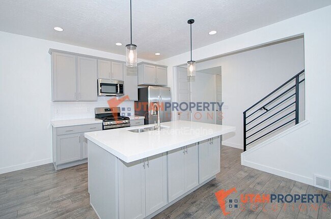 Building Photo - 3069 N 300 W