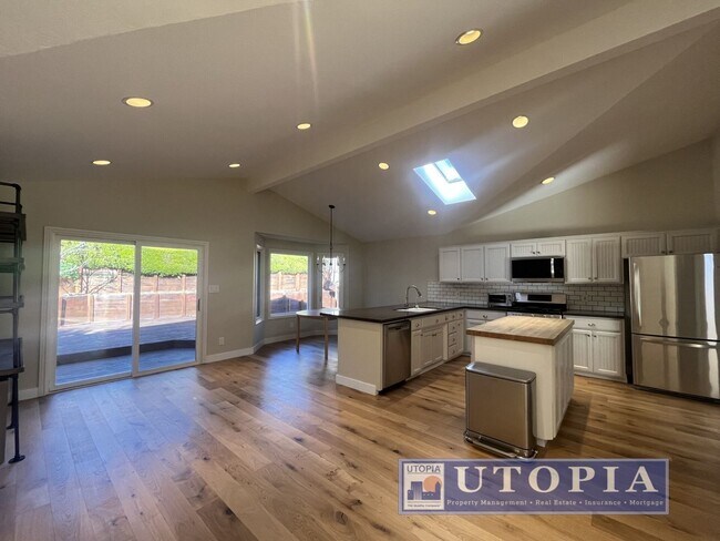 Building Photo - Bright Sunny 3-Bedroom House in Rio Del Mar