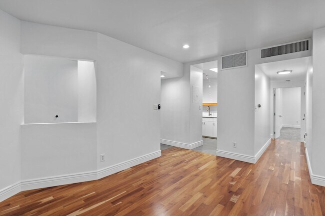 Building Photo - Central Cheery Creek Two Bed, Two Bath for rent.  Location, Location , Location