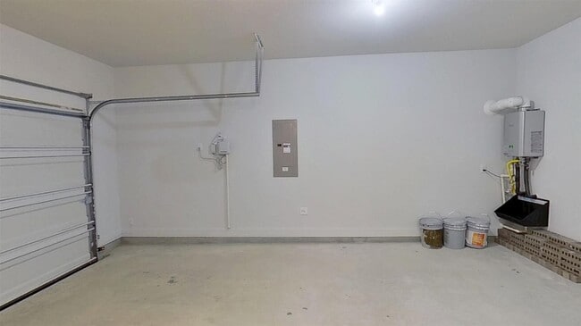 Building Photo - 415 Magellan Rd