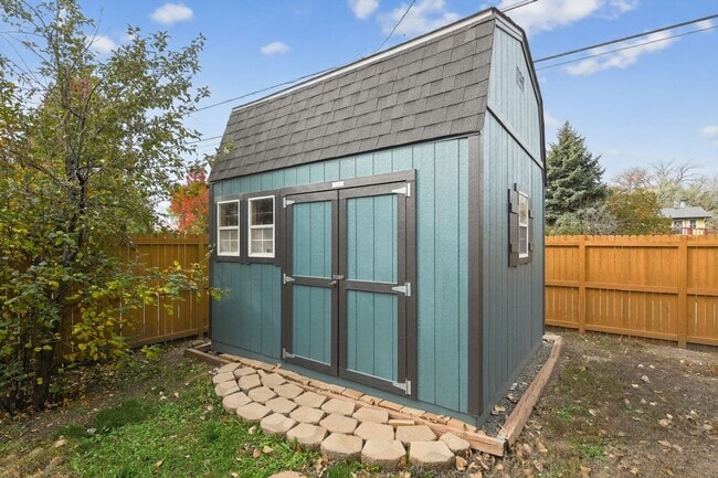 Building Photo - Charming 2BR House in Erie