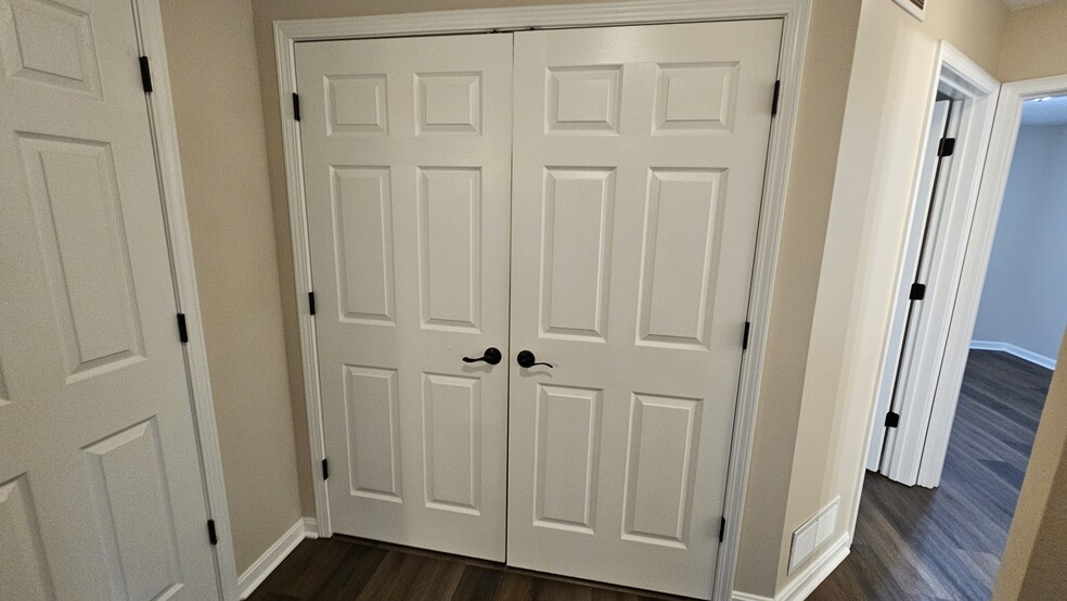 Laundry Closet - 5411 Skeffington Way