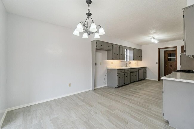 Building Photo - 11805 Ashford Dr