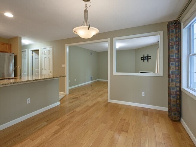 Building Photo - 9 Angela Rose Ln