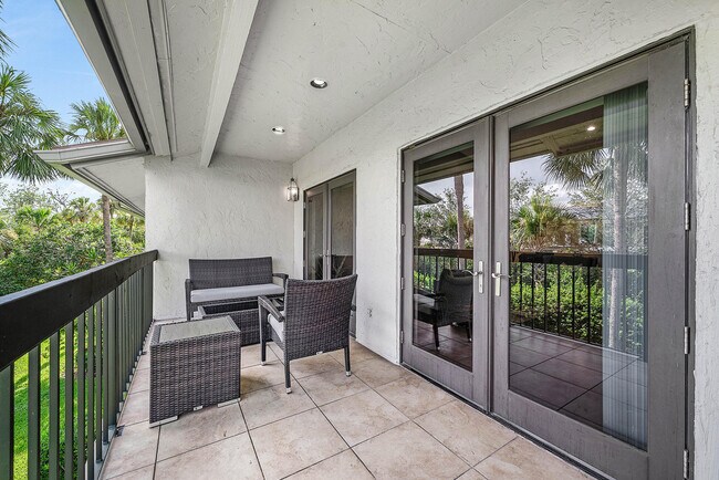 Building Photo - 11355 Pond View Dr