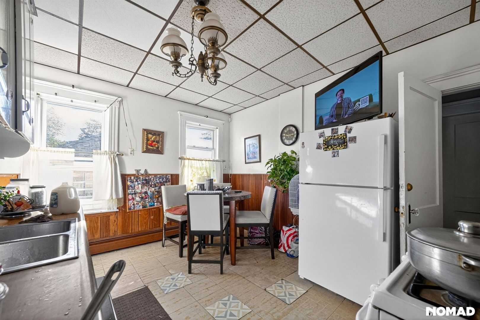 Building Photo - 38 Custer St