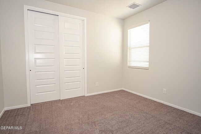 Building Photo - 12993 Tryne Way