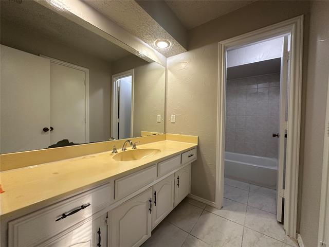 Building Photo - 305 Marriott Ln