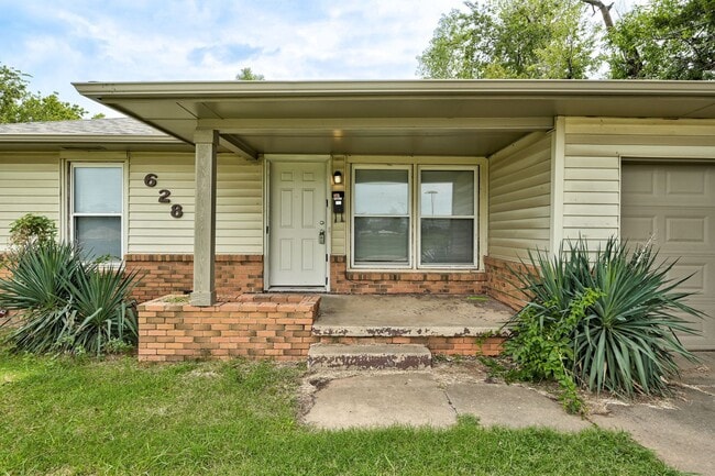 Building Photo - Charming 3-Bedroom Home Near the Capitol –...