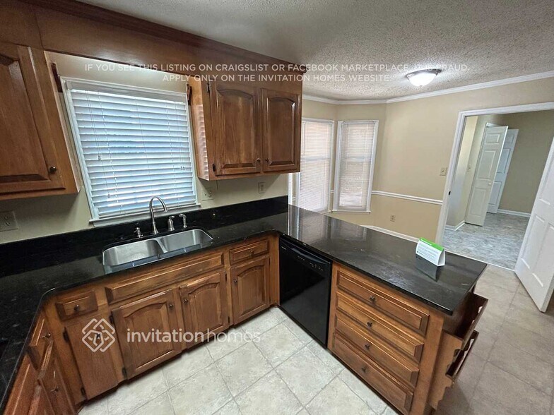 Building Photo - 3309 Clay Ct