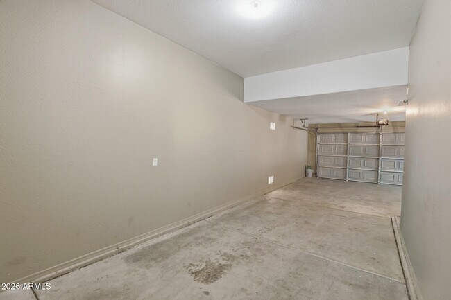 Building Photo - 18185 W Rimrock St