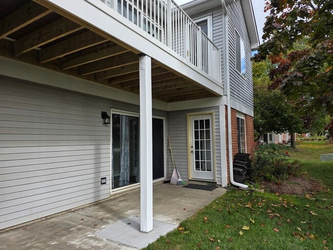 Building Photo - 1545 Thornfield Ln