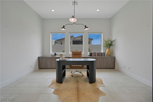 Building Photo - 10718 Desert Hts Ave