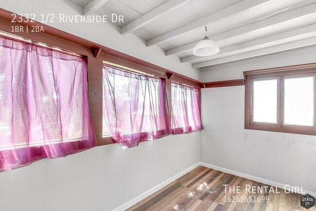Building Photo - 2332 1/2 Riverside Dr-