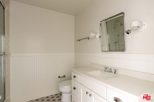 Building Photo - 727 N La Fayette Park Pl