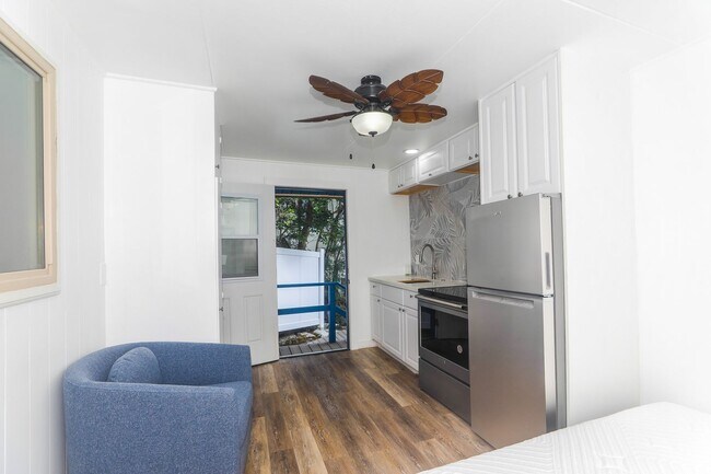 Building Photo - BK-1520