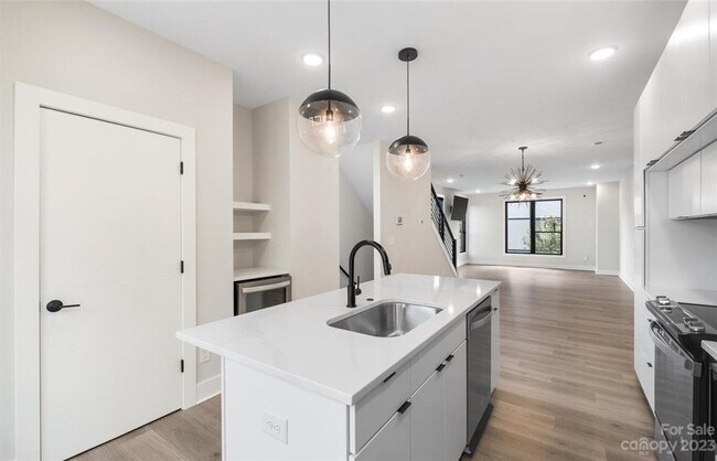 Building Photo - 4523 Radler Ct