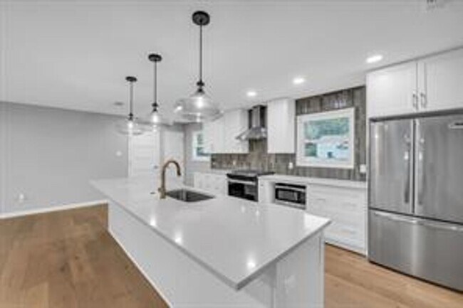 Building Photo - 4600 Cedar Mountain Dr