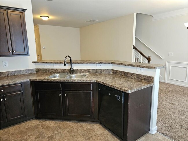 Building Photo - 649 Oakside Pl