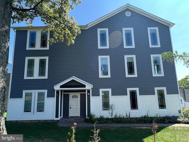 Building Photo - 2623 Stenhouse Pl