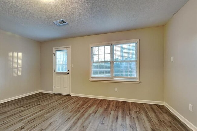 Building Photo - 3887 Spring Meadow Dr