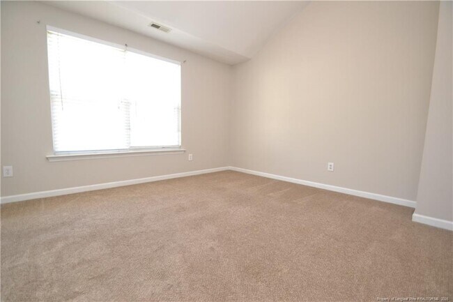 Building Photo - 1428 Cricket Ridge Dr