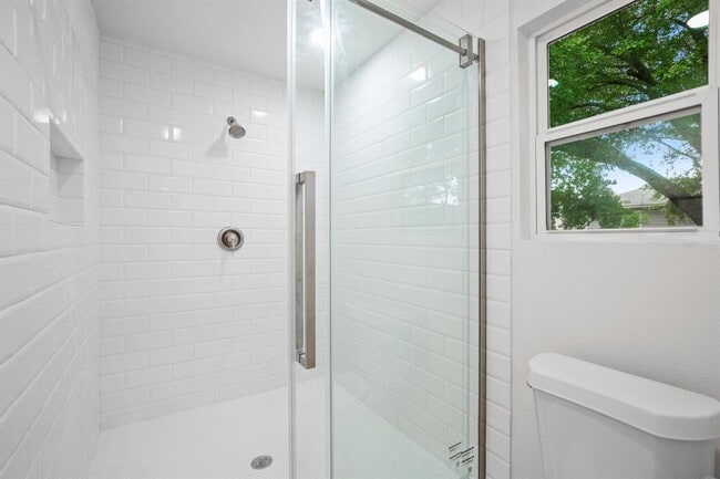 Building Photo - 7520 Uray Dr