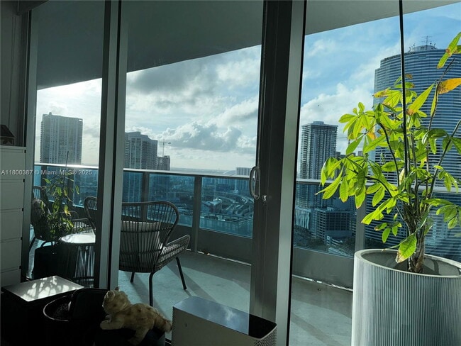 Building Photo - 200 S Biscayne Blvd