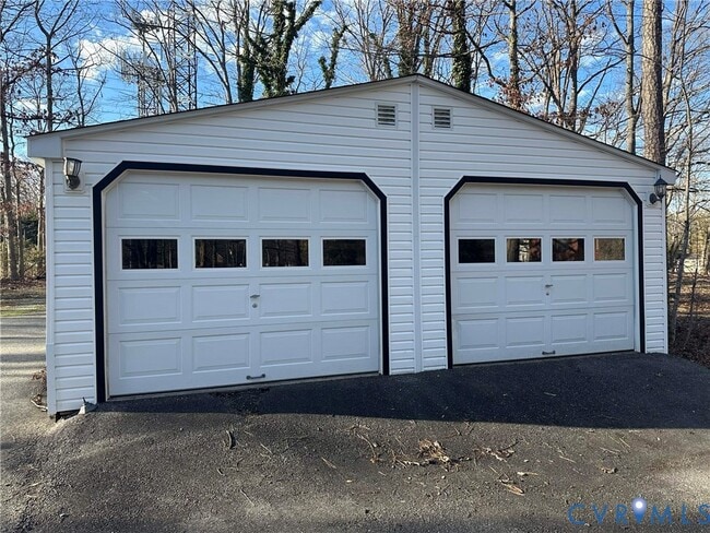 Building Photo - 10510 Courtney Rd