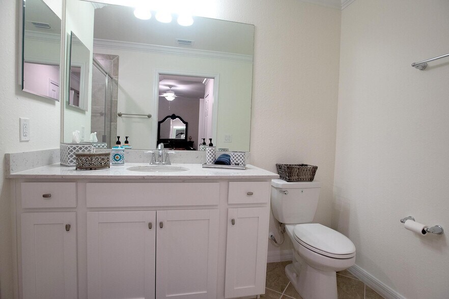 Building Photo - 17520 Gawthrop Dr