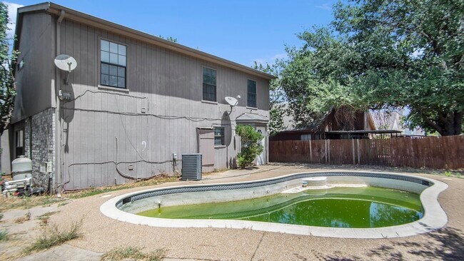 Building Photo - 2541 Galemeadow Dr