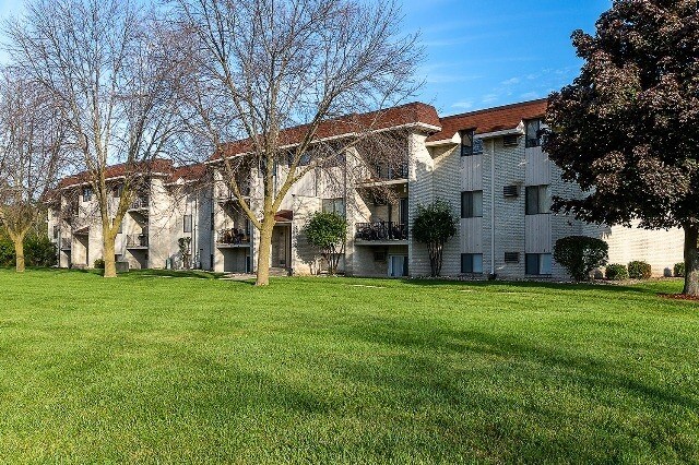 Building Photo - West Wind Village