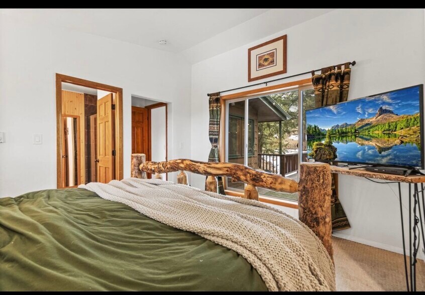 Building Photo - 838 Lakeshore Dr