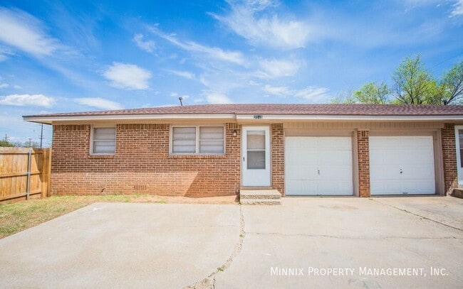 Primary Photo - 2113 S Loop 289