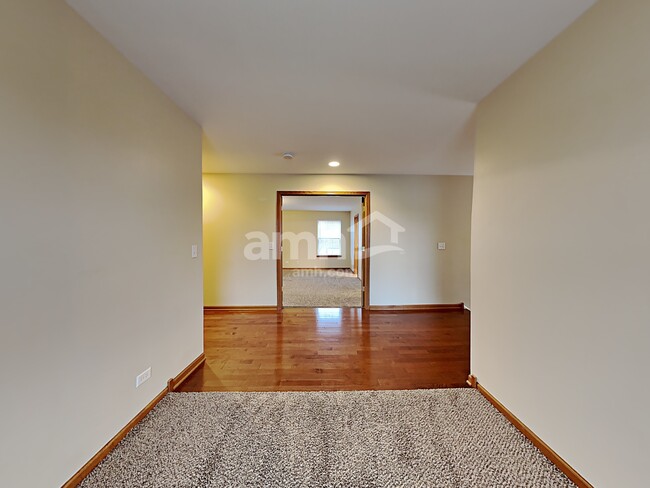 Building Photo - 255 Springwood Dr
