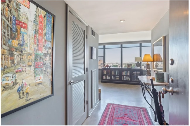 Building Photo - Utilities included! Downtown Tulsa High-Rise Living with Incredible Views!